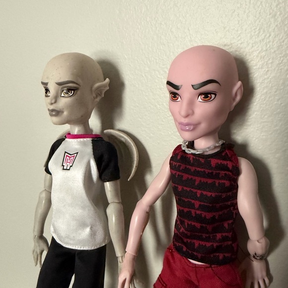Monster High create a monster gargoyle and vampire set - Picture 2 of 4